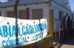 Cagliardi usa las escuelas para hacer campaña