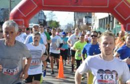 Más de 100 atletas corrieron la Maratón del Inmigrante