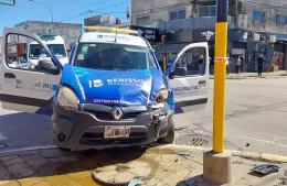 Violento choque en Montevideo y 17 con una camioneta de Seguridad Vial involucrada