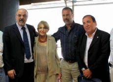 El ministro Carlos Tomada, Adriana Puiggr�s, Alejandro Otero y Jorge Drkos.
