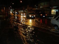 M�s de 100 familias evacuadas. La calle Montevideo cortada de 15 a 17.

