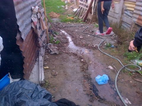 Colapso cloacal: Desesperante situación en Barrio Obrero
