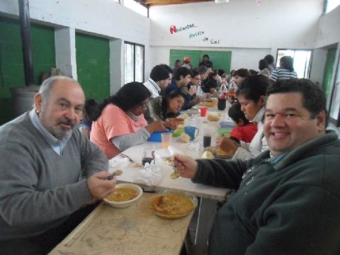 Nedela junto a la comunidad mocoví en un locro popular