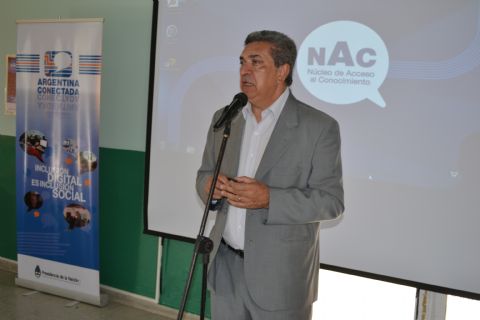 Slezack puso en funcionamiento el Programa “Núcleos de Acceso al Conocimiento”
