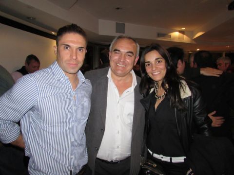 El deportista Pablo Bangardino acompaña a Ángel Celi