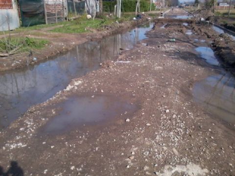 Una obra inconclusa tiene disconformes a vecinos de 40 y 129
