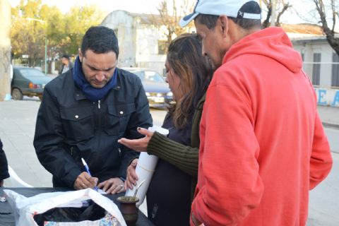 Los concejales de ÚNICA recalaron en la Plaza 17 de Octubre
