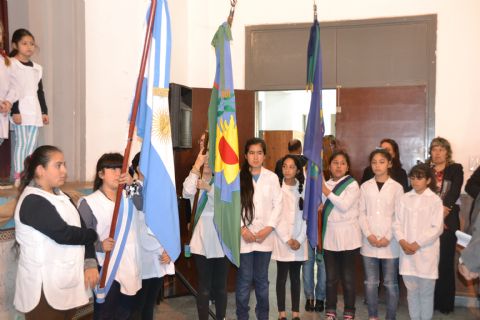 Se realizó en la Primaria N° 2 el acto escolar por el Día del Respeto a la Diversidad Cultural