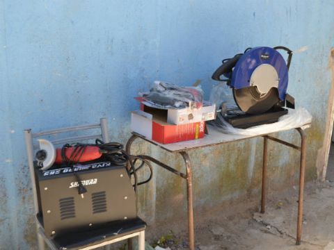 Entrega de herramientas para beneficiarios del programa “Talleres Familiares”