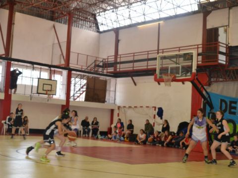 La delegación local arribó a Berisso tras su participación en los Juegos BA 2015