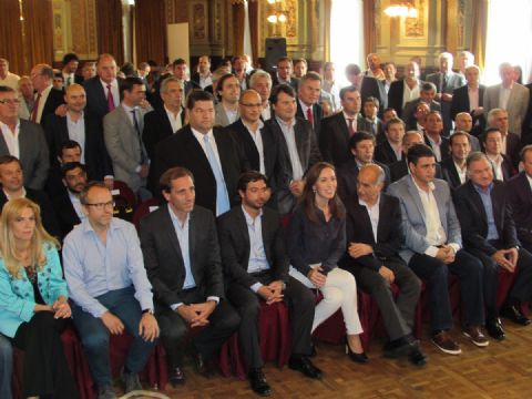 Nedela participó de la reunión de intendentes con Vidal