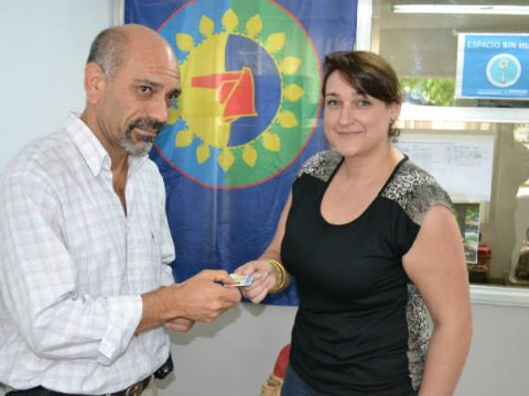 Entregaron la primera licencia de conducir tramitada a través del turno on line