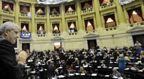 Julián Domínguez celebró la aprobación de la ley para ex trabajadores de YPF
