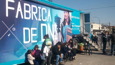 Con 300 trámites por día, continúa la labor de la fábrica de DNI