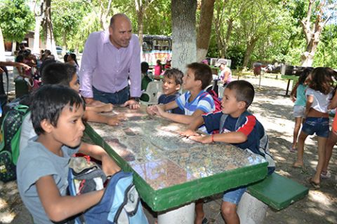 Promoción de la salud bucal y visual a chicos de la colonia