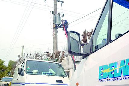 Se restableció el servicio de energía eléctrica comunitaria en el barrio Villa Nueva