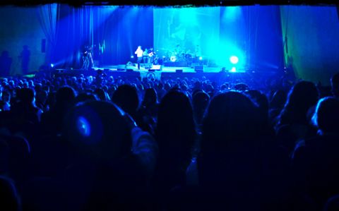 Emotivo recital de Odino Faccia en el Teatro Coliseo de Buenos Aires