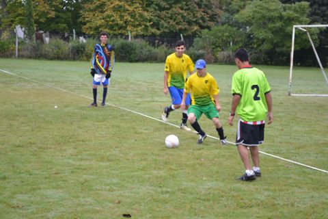 Puntapié inicial para la Liga de Fútbol Especial de la Ribera