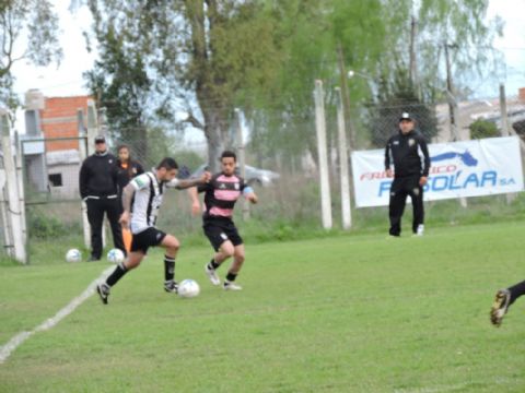 Estrella derrotó a Brandsen como visitante y se ilusiona