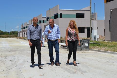 Nuevo barrio UOM: Recorrida por la obra de 192 viviendas