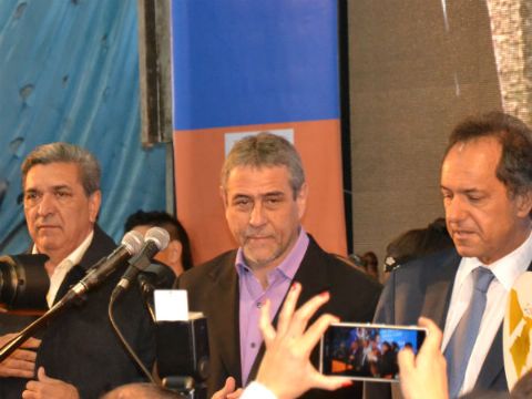 Slezack acompañó a Scioli en Avellaneda