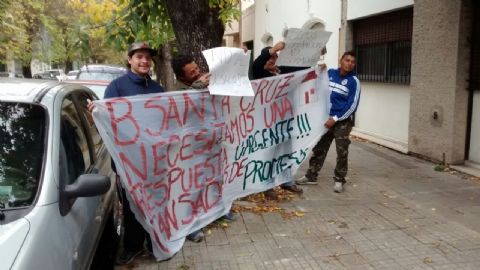Con saldo negativo, vecinos del Barrio Santa Cruz volvieron a reunirse con el propietario del terreno