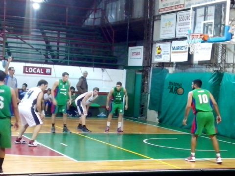 CEyE cayó ante Universal