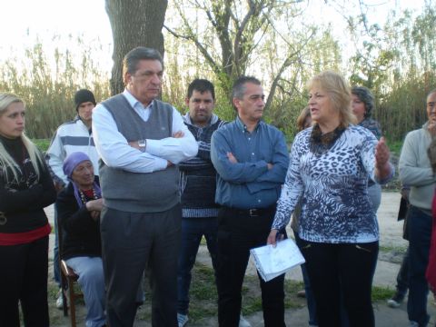 Slezack mantuvo una reunión con vecinos de Villa Progreso