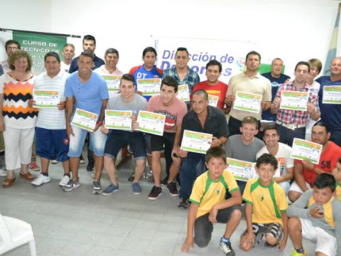 Entregan diplomas a los egresados del curso de DT Infanto Juvenil