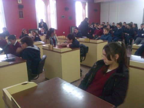 Alumnos del Santa María Justo de Oro visitaron el recinto deliberativo