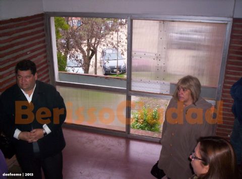 Concejales visitaron la Escuela N° 1 para evidenciar su deterioro edilicio