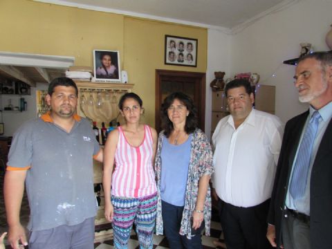 La ministra de Salud se reunió con los padres de Nahiara y recorrió el Hospital Larraín