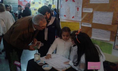 Celi recorrió la Feria de Ciencia