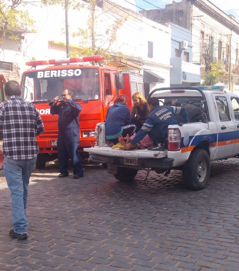 La ambulancia no asistió a una vecina por “paro gremial” y debió ser auxiliada por la Policía y Bomberos
