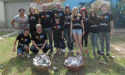 El massismo ensenadense distribuyó huevos de pascua para los niños locales