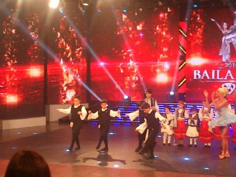 El ballet infantil de la colectividad griega se lució en ShowMatch