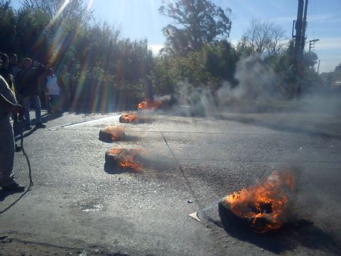 Sigue el reclamo por luz y calles transitables