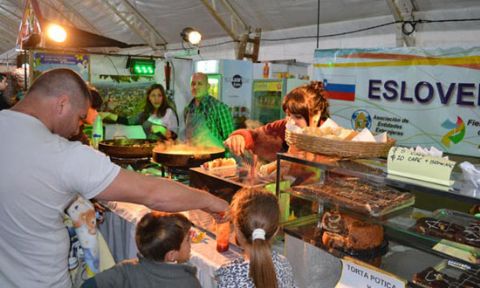 El clima obligó a posponer el inicio de los festivales en la carpa del Centro Cívico