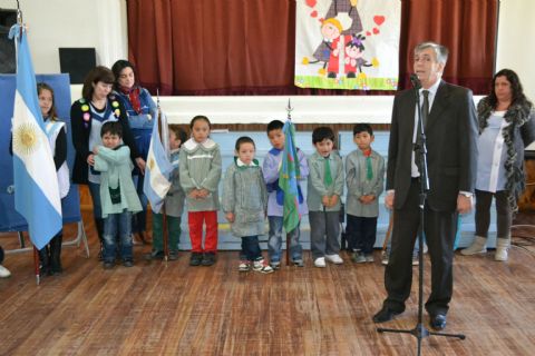 Se realizó el acto escolar por el “Día del Maestro”