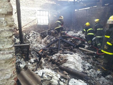 Incendio en la Cooperativa Textil de Berisso