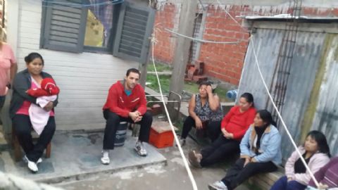 Mincarelli reunido con vecinos de Villa Nueva