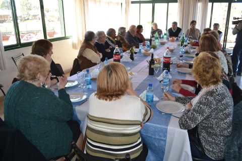 Slezack se reunió con representante de Centros de la Tercera Edad