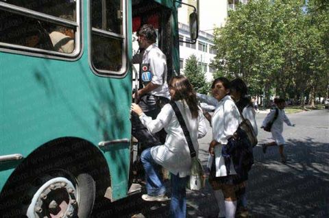 Comisiones de Transporte y Educación aprueban proyecto que crea boleto estudiantil gratuito