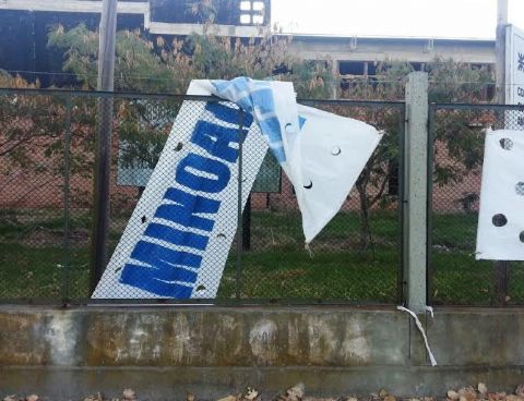 Las cuadrillas municipales salen a quitar pasacalles y carteles que no estén ubicados correctamente