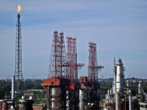 Tareas de mantenimiento programado en YPF