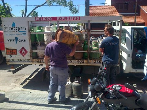 “Garrafas para Todos” visitó el barrio Villa Argüello