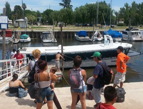 Turistas reconocen a la Isla Paulino como “linda, tranquila y con precios económicos”
