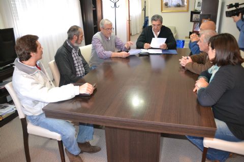 Firma de convenio con productores apícolas