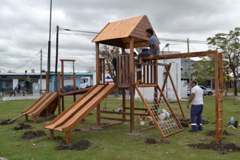 Intensifican trabajos para la luesta en valor de la Plazoleta de Montevideo y Mitre