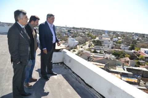 Slezack supervisó el avance de las obras de remodelación del edificio del exSanatorio de la Carne